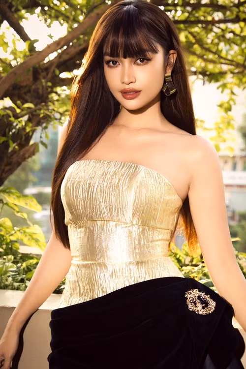 Trả lời Znews, Ngọc Châu khẳng định, cô không chỉnh sửa nét nào trên khuôn mặt. Ảnh: FBNV.