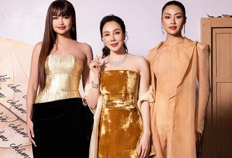 Mới đây, Ngọc Châu lộ vóc dáng đẫy đà và gương mặt khác lạ tại sự kiện. Ảnh: Znews.