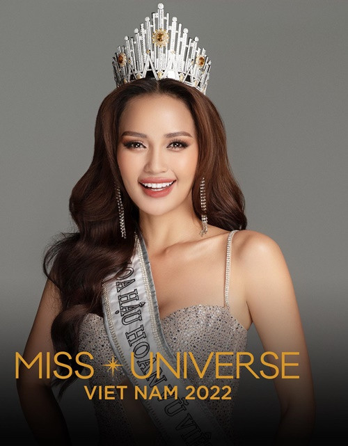 Tháng 6/2022, trong đêm chung kết Hoa hậu Hoàn vũ Việt Nam, Nguyễn Thị Ngọc Châu đánh bại 40 người đẹp khác để đăng quang ngôi vị cao nhất. Ảnh: FBNV.