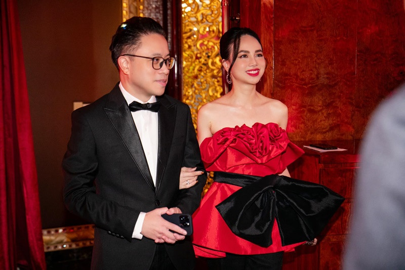 Nữ diễn viên khoe được chồng khen vẫn còn trẻ, đóng vai tuổi đôi mươi cũng được.