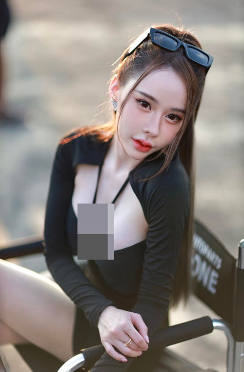Tờ On (Hong Kong) từng đưa tin về Sripattha. Tờ này khen hot girl xứ chùa vàng có vẻ đẹp toàn diện.