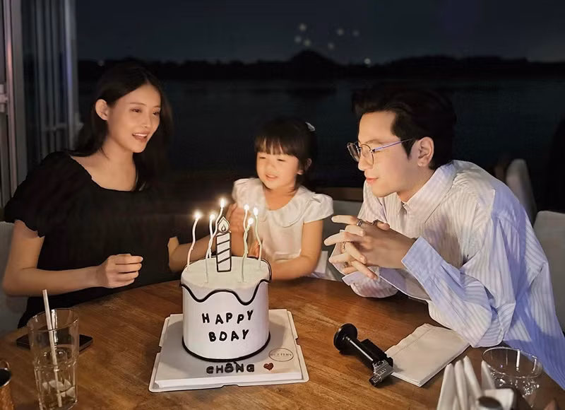 Bé Bona - con gái đầu lòng của cặp đôi chào đời vào năm 2020.