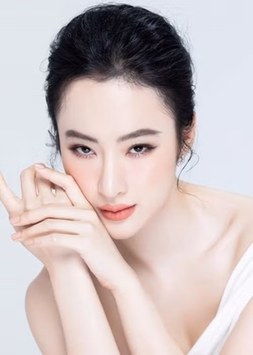 Angela Phương Trinh từng bị phạt 7,5 triệu đồng vì cung cấp thông tin trên mạng xã hội có nội dung sai sự thật việc chữa trị COVID-19 bằng giun đất. Ảnh: FBNV.