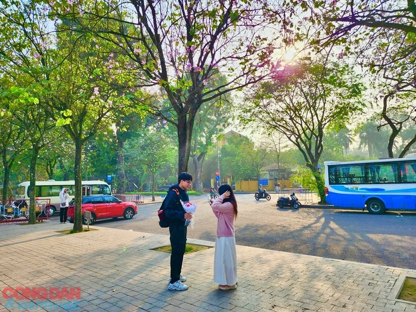 Mùa hoa ban đi cùng những kỉ niệm đẹp về tình yêu. Ảnh: Trang Linh - Đắc Quang