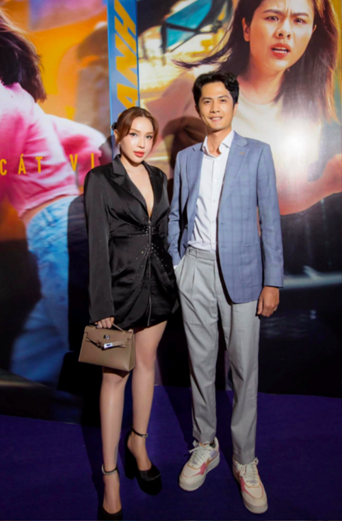 Bị soi mối quan hệ với Huỳnh Phương, tháng 12/2023, trong buổi trò chuyện cùng VOH, Khả Như cho biết: “Bản thân Như vẫn chưa đủ duyên để kết thân với ai cả. Không phải là tiêu chuẩn cao nhưng Như nghĩ vì bản thân khó tính nên mới ế đến giờ”. Ảnh: Saostar.