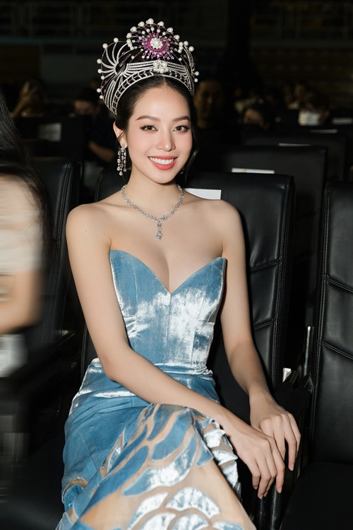 Hoa hậu Việt Nam 2022 gợi cảm với váy ôm body cúp ngực hoặc váy quây.