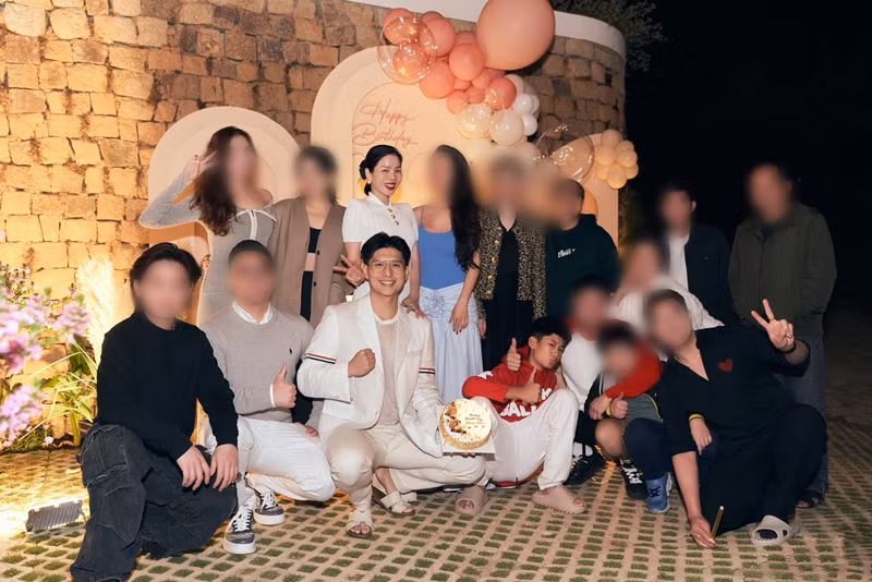 Trước đó, Lâm Bảo Châu cũng được Lệ Quyên và bạn bè tổ chức sinh nhật.