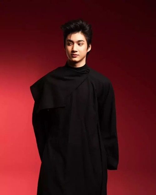 Chàng trai này có tên Matthis. Ảnh: Gia Đình Việt Nam.