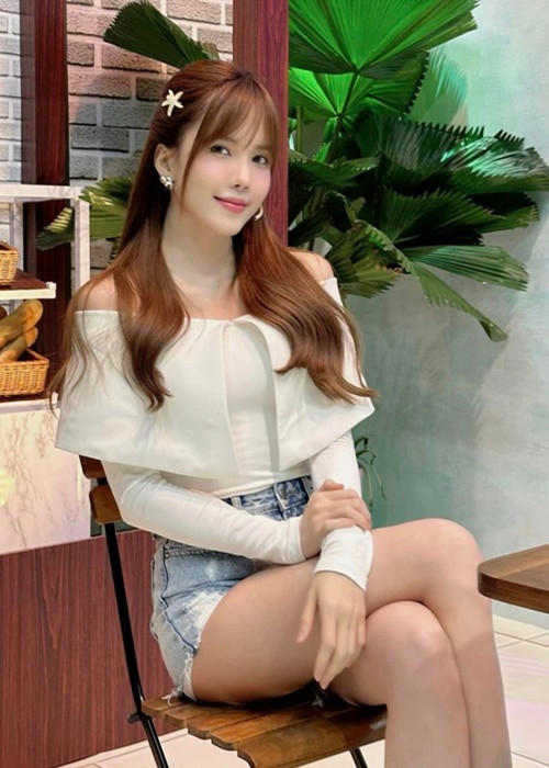 Theo Znews, đại diện của Thiều Bảo Trâm từ chối trả lời về tin đồn hẹn hò của nữ ca sĩ. Ảnh: FBNV.