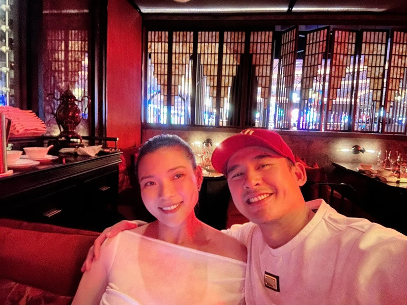 “Chúng tôi chỉ ngại khi bố mẹ xem được những cảnh như vậy của hai đứa”, Thúy Diễm nói. Ảnh: FBNV.