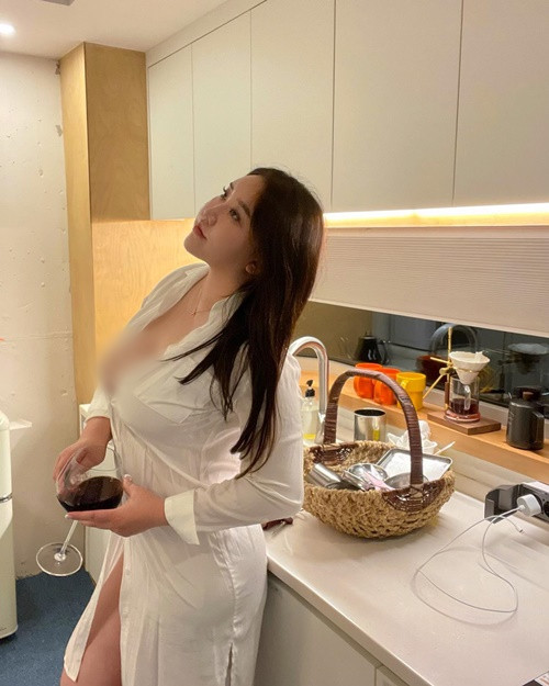 Cô nàng đưa ra những lời đánh giá thẳng thắn về dịch vụ các nơi cô từng nghỉ dưỡng.