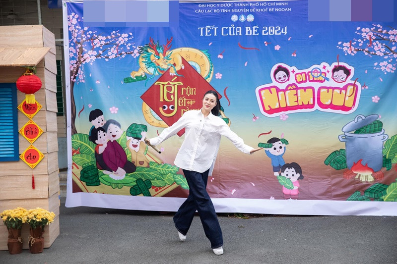 Hiện tại, chưa rõ thời điểm Lan Ngọc rời showbiz để du học.