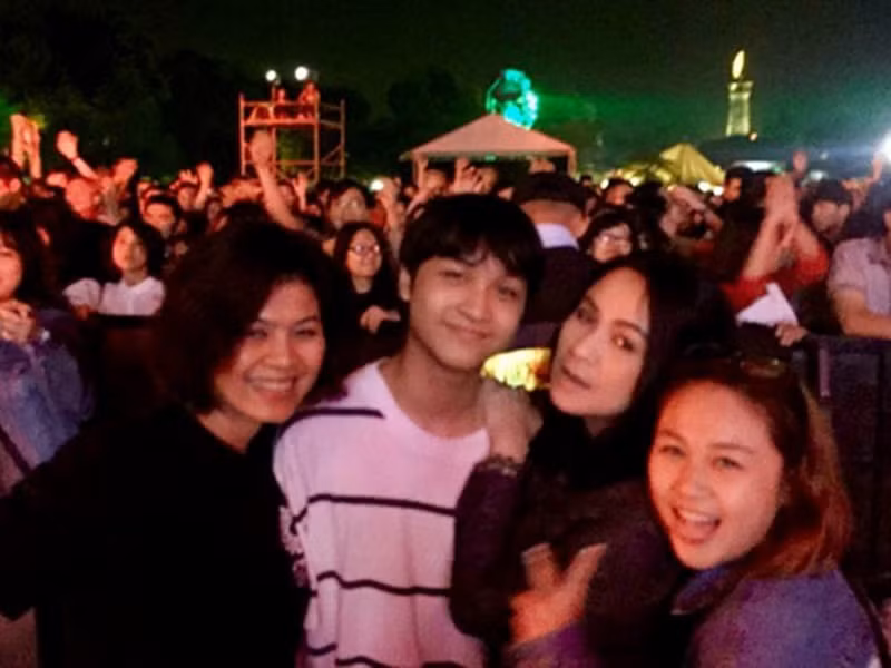 "Lan và anh Trung có duyên nợ với nhau. Tôi là nghệ sĩ, thường xuyên phải đi diễn xa, thời gian tôi ở bên các con có khi còn ít hơn Lan. Cô ấy chăm sóc các con tôi rất chu đáo", Thanh Lam chia sẻ. Ảnh: Gia Đình Xã Hội.