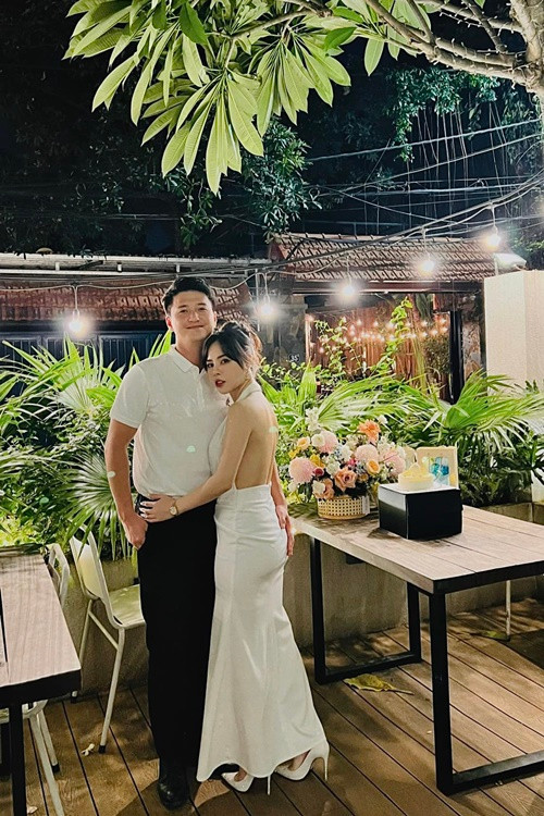 Về phần mình, Huỳnh Anh cũng hết lòng cưng chiều Bạch Lan Phương.