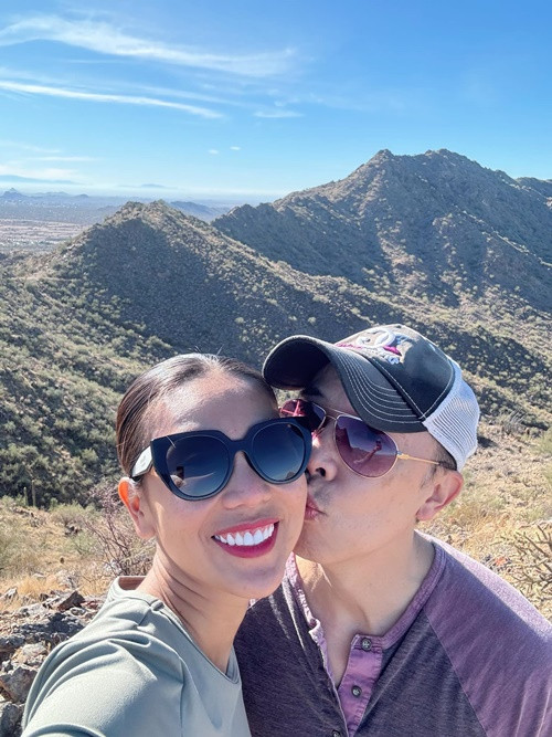 Khánh Ngọc chia sẻ trên Dân Việt, hiện tại, cô và con trai đang dần làm quen với cuộc sống ở Mỹ. Ảnh: FBNV.