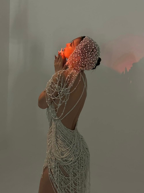 Cô từng đóng các phim điện ảnh Tháng năm rực rỡ, Gái già lắm chiêu 3.