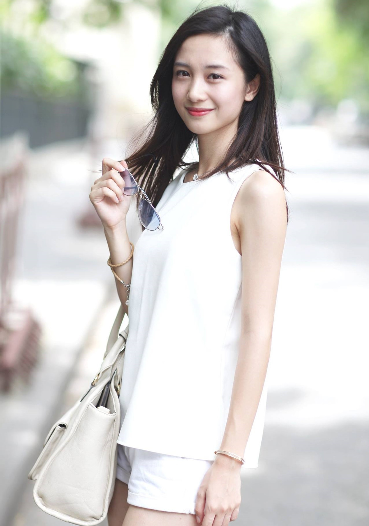 Cô theo đuổi phong cách ngọt ngào, trong sáng khi mới bước chân vào showbiz.