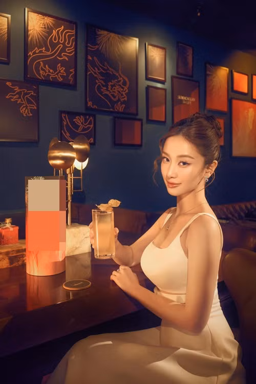 Trong bộ phim BS4 - Trước giờ yêu ra rạp vào tháng 4 tới đây, cô đóng vai nữ chính.