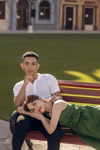 Phan Hiển - Khánh Thi trải qua không ít sóng gió, đặc biệt là "lời ra tiếng vào" của dư luận từ khi công khai chuyện tình cảm đến lúc dọn về sống chung.