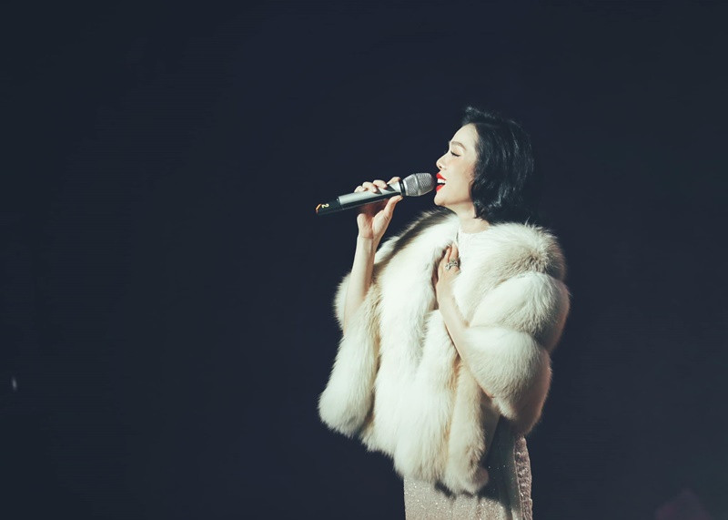 Lệ Quyên vẫn giữ được độ hot ở tuổi 43.