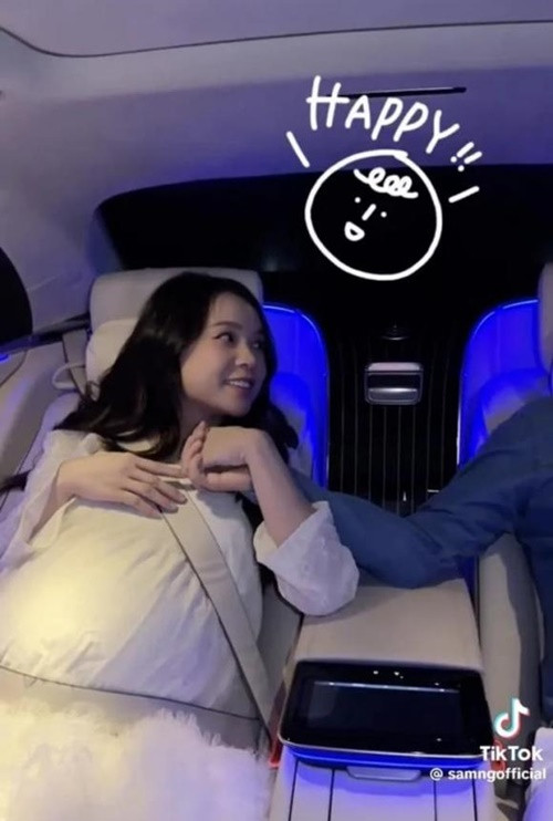 Vợ chồng Sam đón hai con: 1 trai, 1 gái gia nhập tổ ấm sau 1 năm kết hôn.