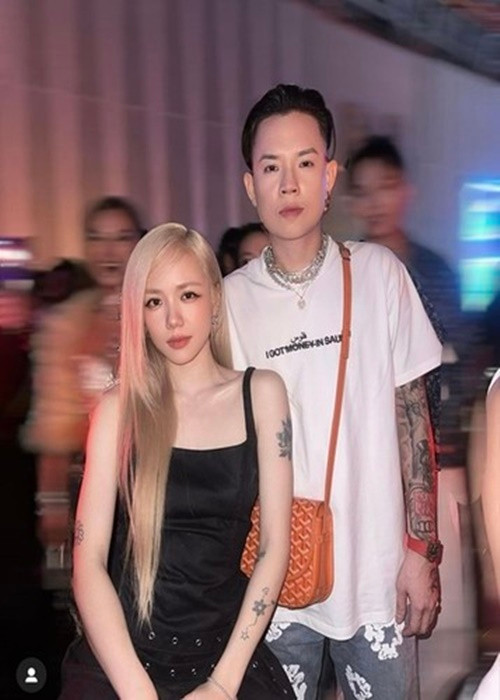 Tháng 8/2023, Phương Ly chia sẻ trên Thương Hiệu và Pháp Luật: “Tính đến nay, tôi và Andree chơi thân với nhau được gần 10 năm rồi. Chúng tôi chơi cùng một nhóm bạn, hàng ngày tôi và Andree vẫn nói chuyện với nhau trong nhóm chat chung. Tôi và Andree có thể chia sẻ với nhau rất nhiều điều từ âm nhạc đến thời trang và những câu chuyện trong công việc lẫn cuộc sống. Có thể nói chúng tôi khá thân và hiểu nhau, nhưng không có chuyện yêu đương”. Ảnh: Hoa Học Trò.