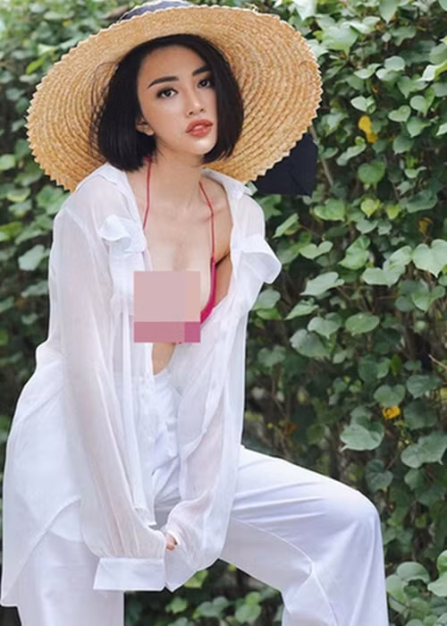 Đầu năm 2020, Andree và người mẫu Thiên Nga bị soi đăng tải hình ảnh ở cùng địa điểm, xuất hiện bên cạnh nhau. Đến cuối năm 2020, Thiên Nga tuyên bố vừa chia tay, làm dấy nghi vấn người đẹp “đường ai nấy đi” với Andree. Phía nam rapper không có bất kỳ phản hồi nào về tin đồn tình cảm với Thiên Nga. Ảnh: Phụ Nữ Mới.