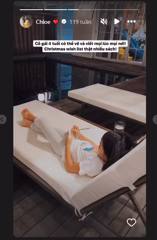 Khi 4 tuổi, cô nhóc đã viết và vẽ mọi lúc mọi nơi.