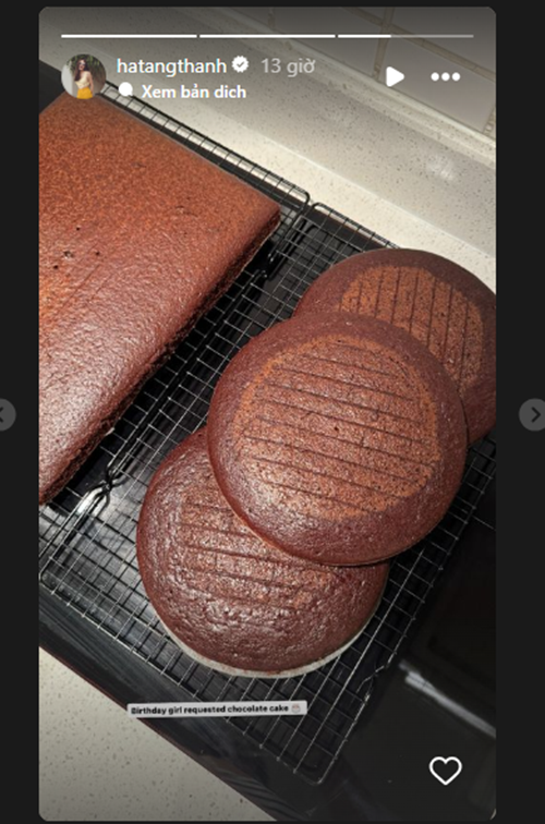Hà Tăng đã tự tay làm bánh socola cho ái nữ đón sinh nhật lần thứ 7. 