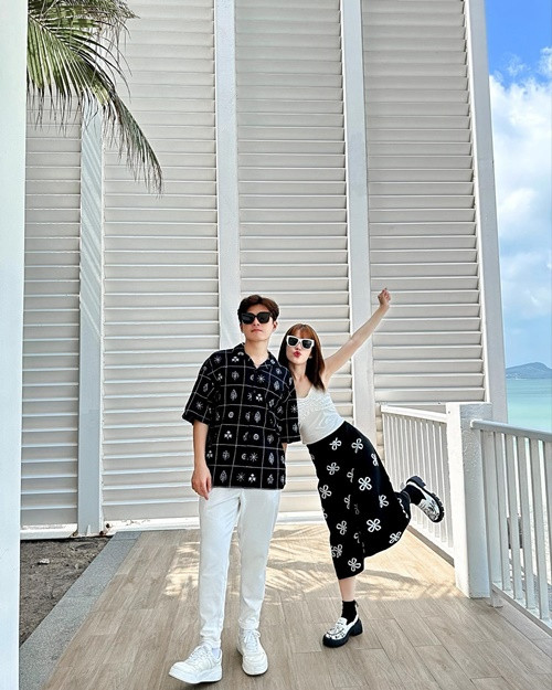 Nữ diễn viên Puka kết hôn với Gin Tuấn Kiệt vào năm 2023. Cặp đôi "chị em" này chênh nhau 4 tuổi.