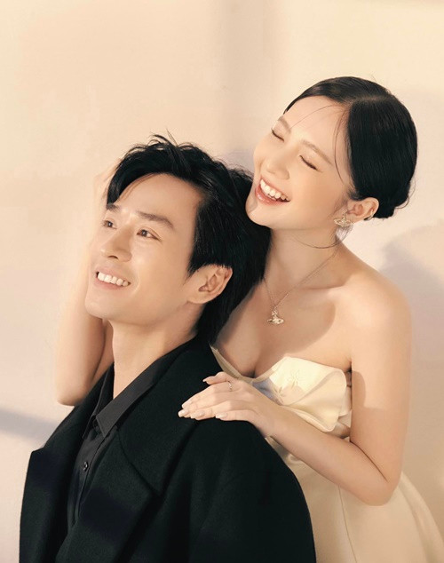 Hoàng Huyền chia sẻ trên Vietnamnet, Trần Nghĩa khá thông minh, nhạy bén và nhiều kinh nghiệm.