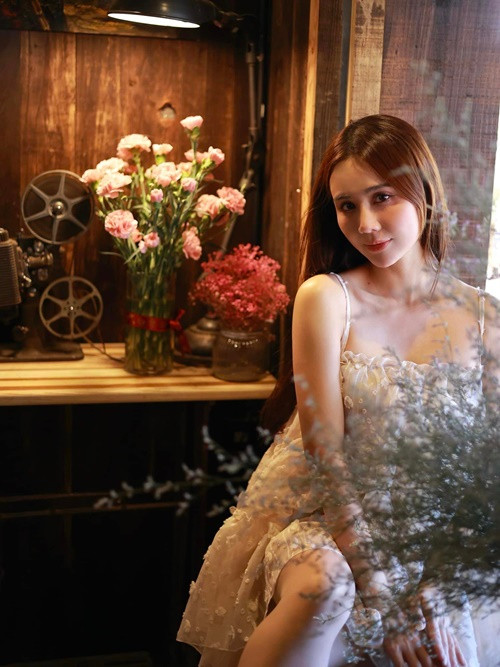 Huyền Lizzie cũng đã ly hôn. Cô cho rằng tan vỡ hôn nhân không có gì quá nặng nề.