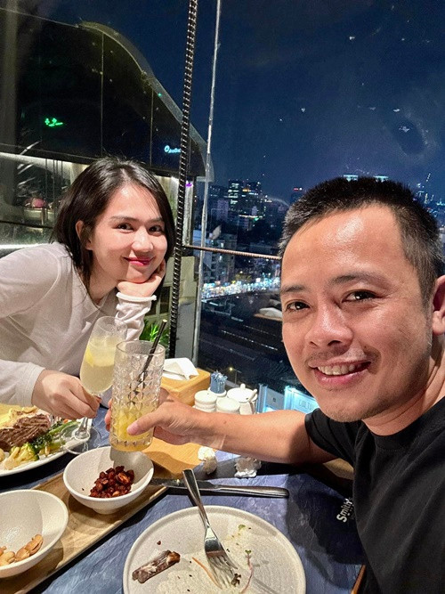 Nhiếp ảnh gia, đạo diễn Lê Thiện Viễn cũng hội ngộ Ngọc Trinh.