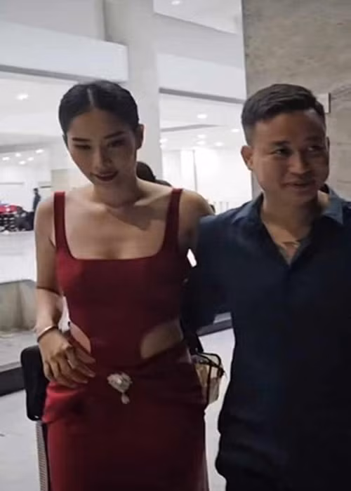 Trước những lời bàn tán của cư dân mạng về quá khứ của bạn trai, Nam Em cho biết, cô không quan tâm đến chuyện đã qua. Ảnh: Saostar.