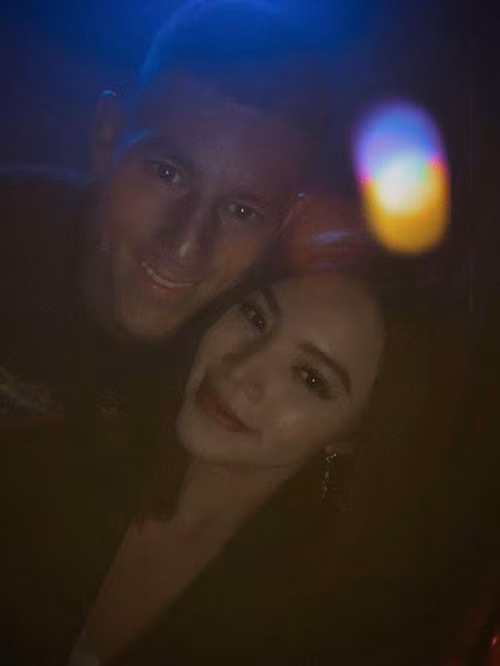 Năm 2019, vì loạt ảnh thân mật bên Ross Barkley, Jolie Nguyễn bị nghi ngờ hẹn hò cầu thủ ngoại hạng Anh này. Ảnh: Saostar.