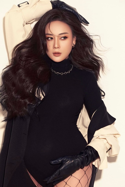 Phương Oanh còn cho biết, cặp song sinh rất nghịch ngợm.