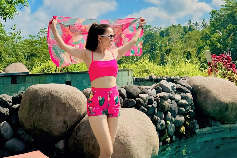 Diễn viên Hoài An cao 1m6, nặng 50 kg, số đo vòng eo 64 cm.