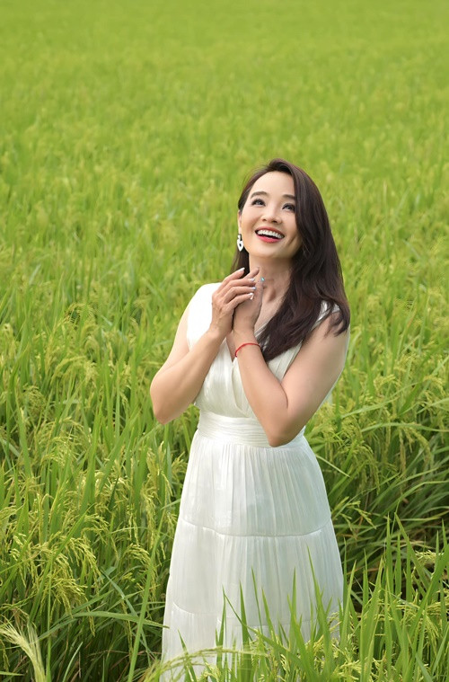 Nữ diễn viên khoe ảnh đi du lịch.