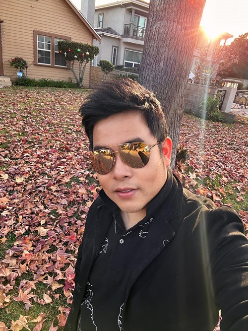 Quang Lê khoe vẻ ngoài phong độ ở tuổi 45. Ảnh: FBNV.