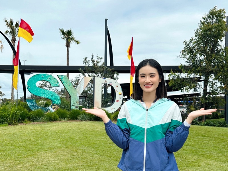 Hoa hậu Huỳnh Trần Ý Nhi đến Australia vào tháng 11/2023. Chuyến du học của người đẹp sẽ kéo dài 2 năm.