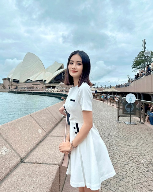 Ý Nhi thường xuyên đi siêu thị, nấu ăn để tiết kiệm.