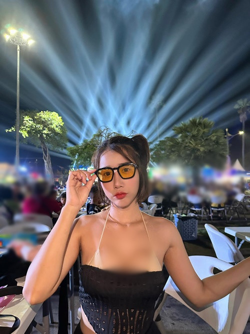 Ornuma không quá bận tâm đến những ý kiến trái chiều về phong cách thời trang. Cô nàng tiếp tục lăng xê các mốt hở nội y, hở chân ngực, "thả rông" vòng một.