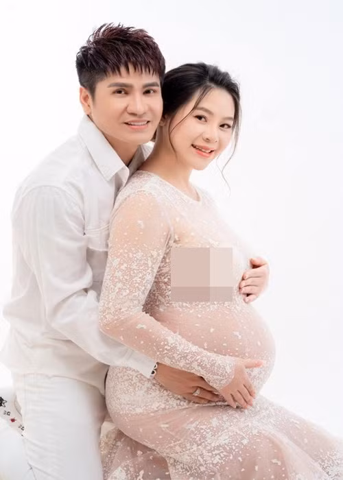 Trong mắt Lương Gia Huy, Thùy Uyên rất dịu dàng, nhẹ nhàng không thích phô trương ầm ĩ trên mạng, đặc biệt rất mực thương yêu gia đình nên anh quyết định cùng Thùy Uyên xây dựng tổ ấm sau thời gian tìm hiểu. Ảnh: Sức Khỏe Đời Sống.