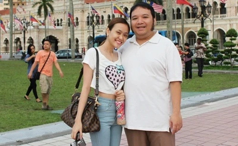 Minh Trang kết hôn với ông bầu Nguyễn Hà nhiều năm trước. Theo Znews, chuyện tình cảm của cặp đôi nảy nở trong khoảng thời gian nhạc sĩ Nguyễn Hà làm ông bầu của nhóm Tata có Minh Trang. Ảnh: Znews.