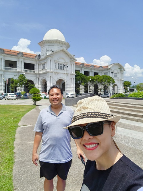 Minh Trang vẫn thường xuyên chia sẻ hình ảnh bên chồng trước ồn ào. Ảnh: FBNV.