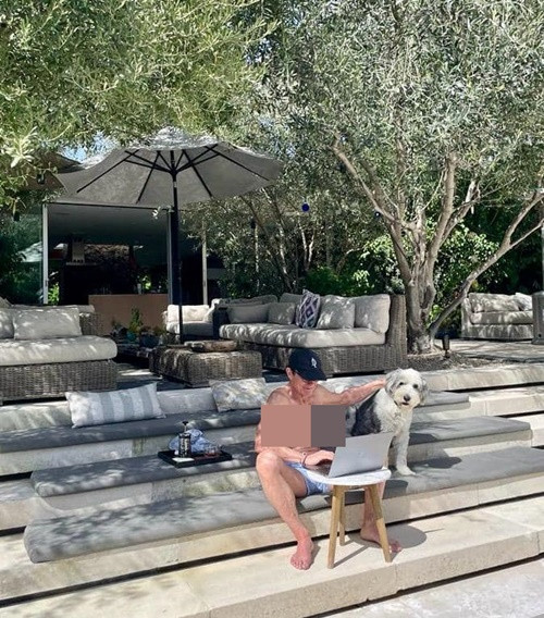 Bạn trai Hồng Nhung đang hoàn thiện một dự án biệt thự ở Mỹ.