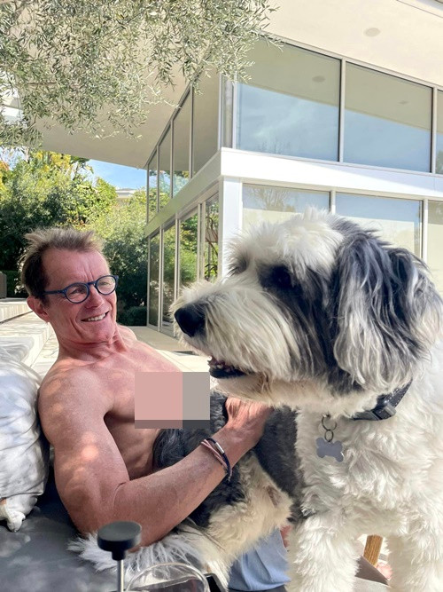 Đi kèm với đó, Hồng Nhung đăng tải hình ảnh bạn trai người Đức Gerhard Heusch đang làm việc.