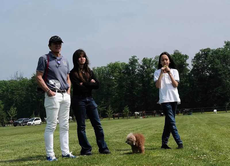 Vì thế, hai nhóc tỳ nhà nữ ca sĩ rất tin tưởng kiến trúc sư Gerhard Heusch.