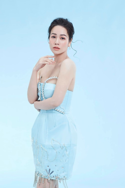 Hậu ly hôn, Nhật Kim Anh vướng tin đồn tình cảm với ca sĩ TiTi và diễn viên Lợi Trần.