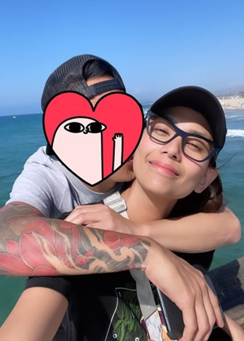 Hơn 6 năm qua, chân dài yêu xa.